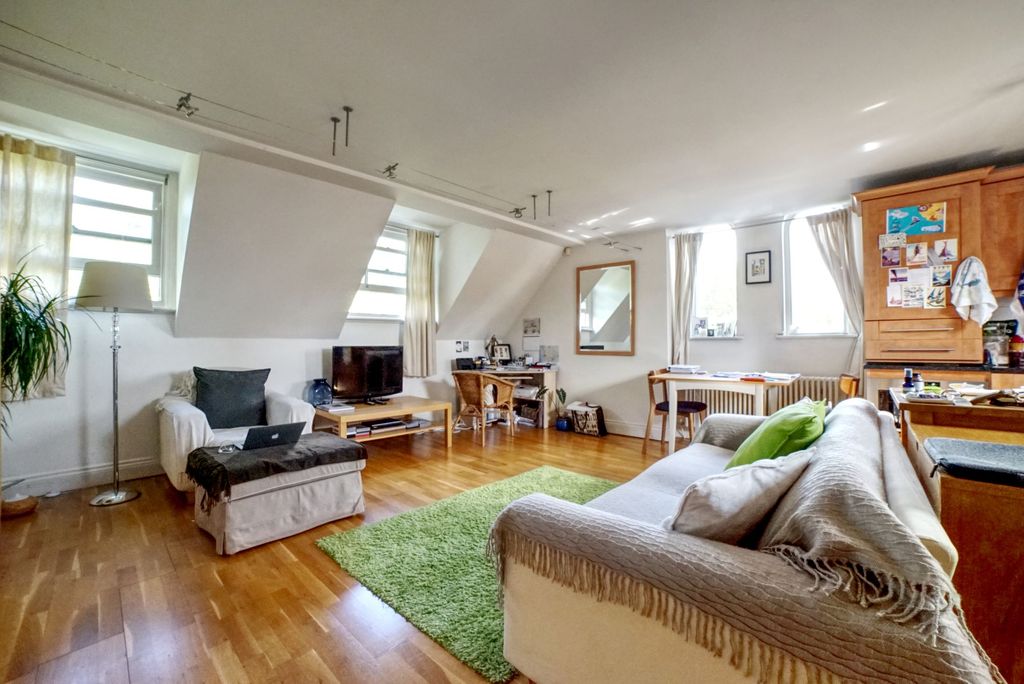 Property photo 1 of 5