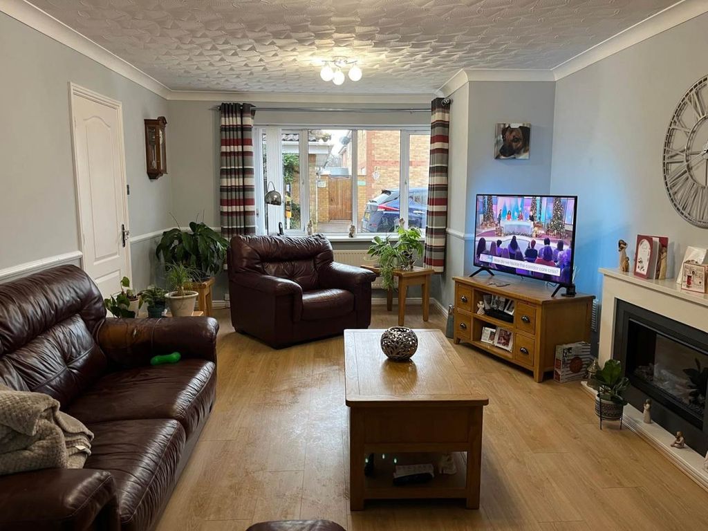 Property photo 2 of 20 New Lounge 2