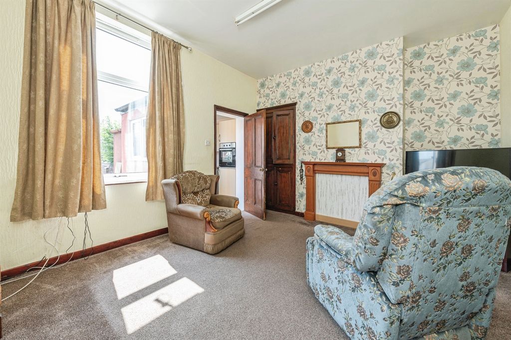 Property photo 2 of 13