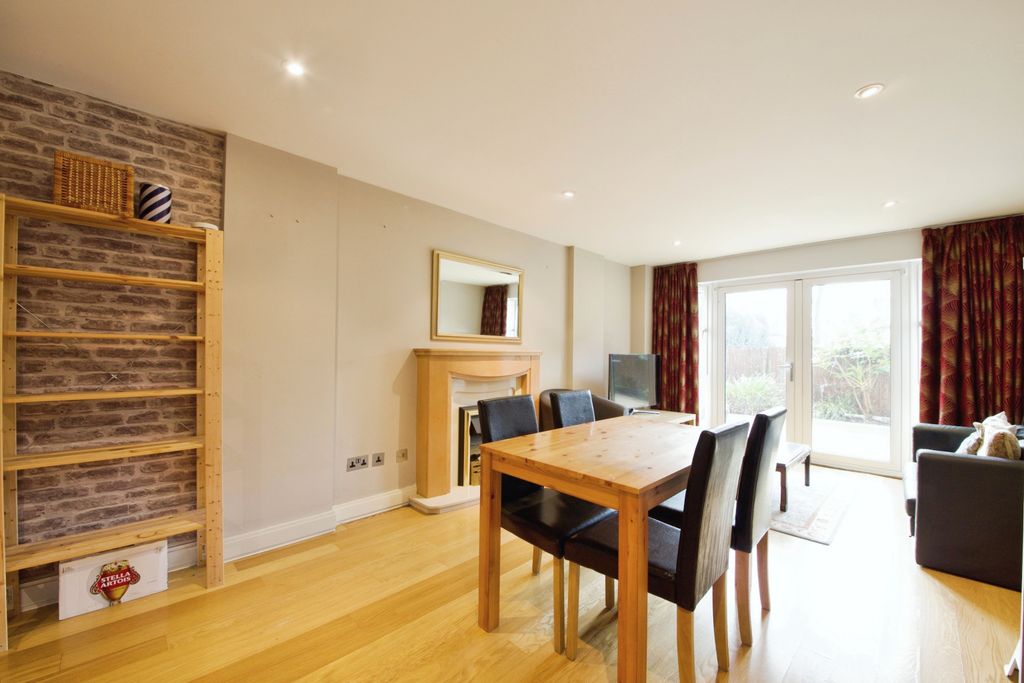 Property photo 3 of 13 Dining Area (1)