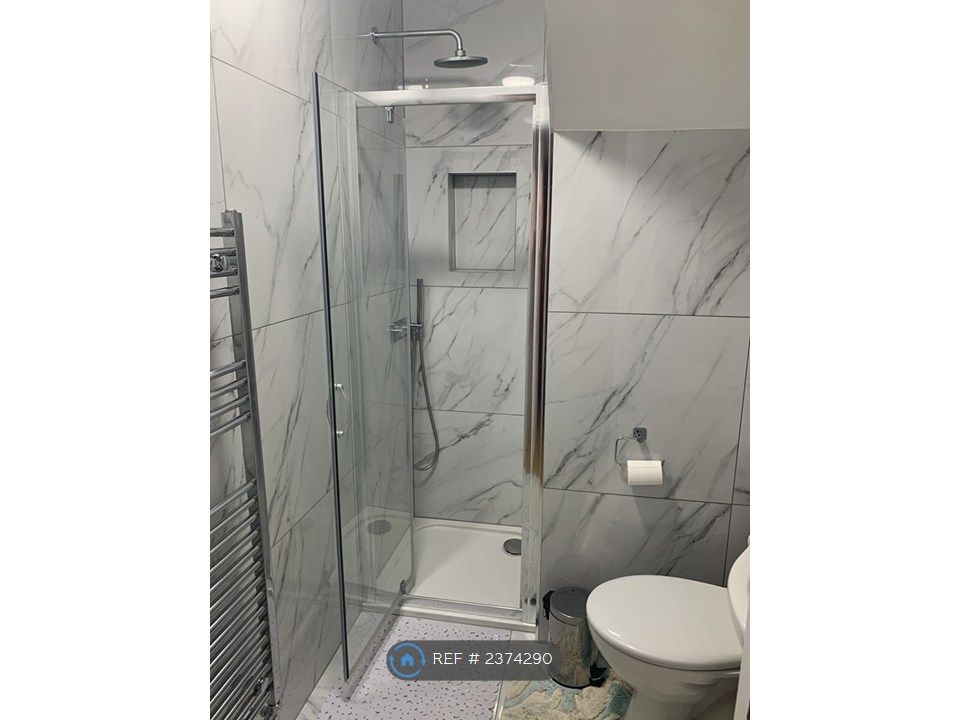 Property photo 3 of 8 2nd Bathroom