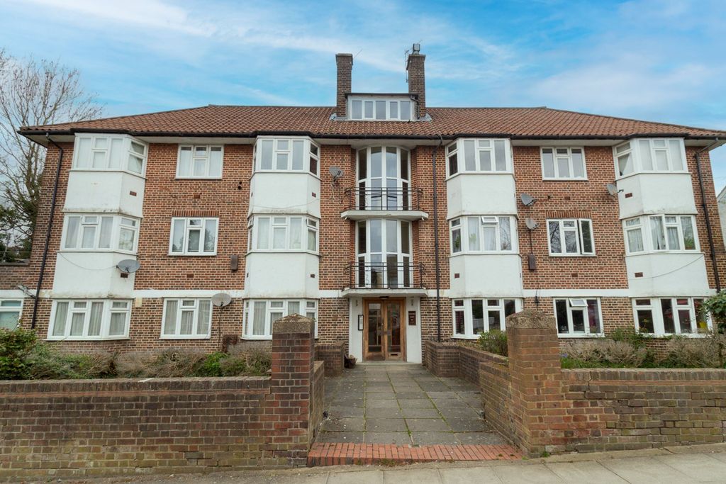 Property photo 1 of 8