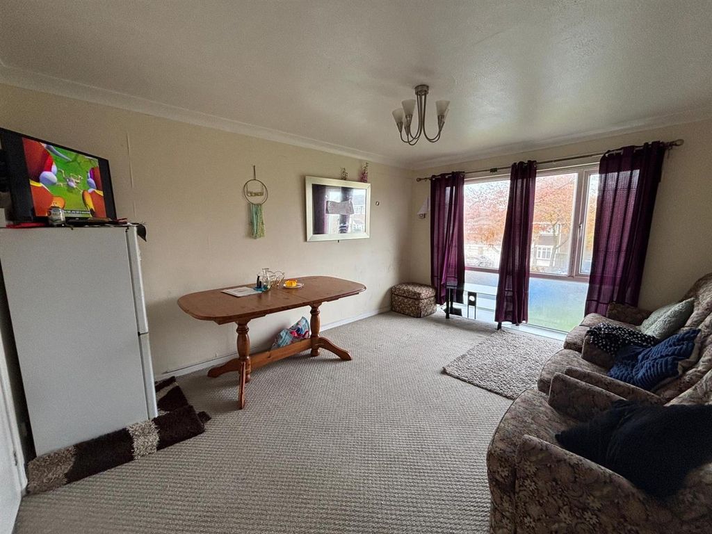 Property photo 2 of 6 Living Room