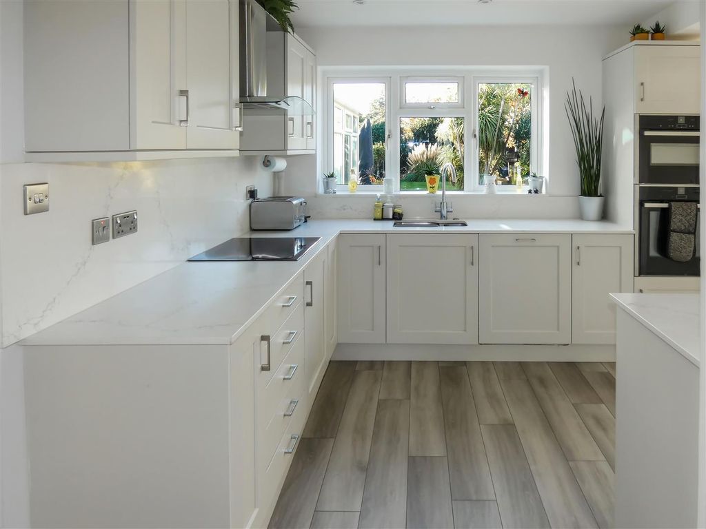 Property photo 2 of 25 P1070346.Jpg