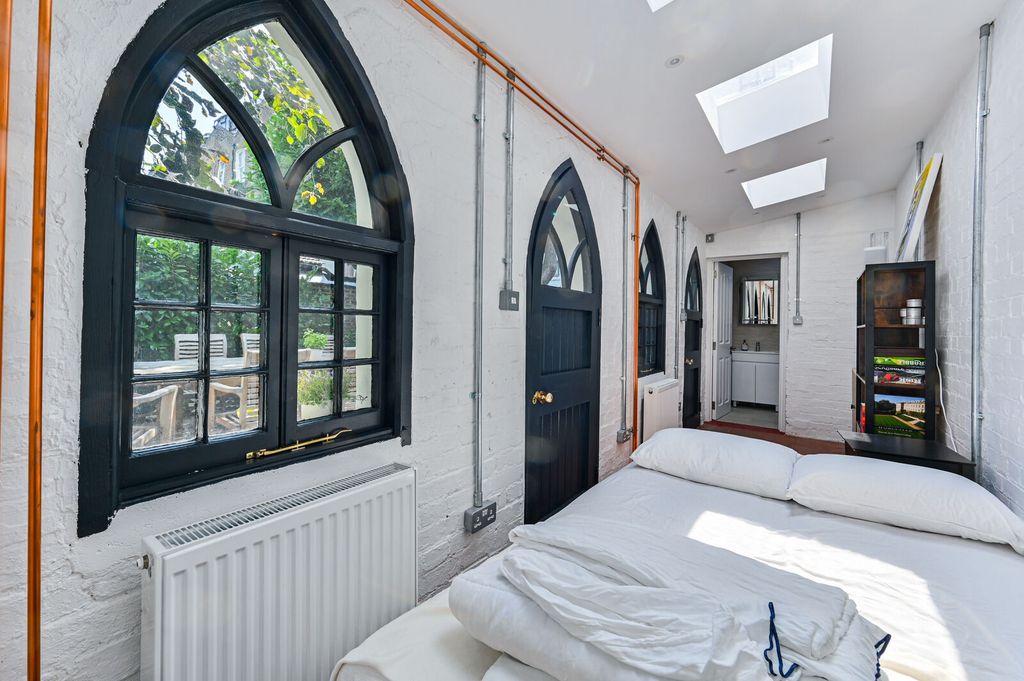 Property photo 2 of 7