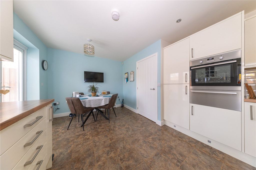 Property photo 3 of 12 Kitchen Diner