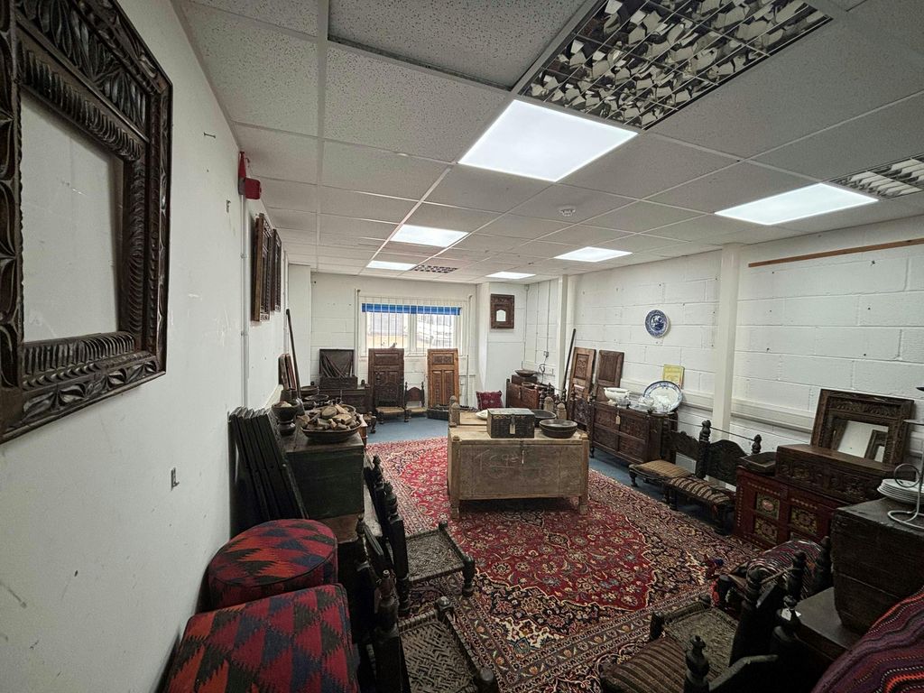 Property photo 3 of 5 Int 2.Jpg