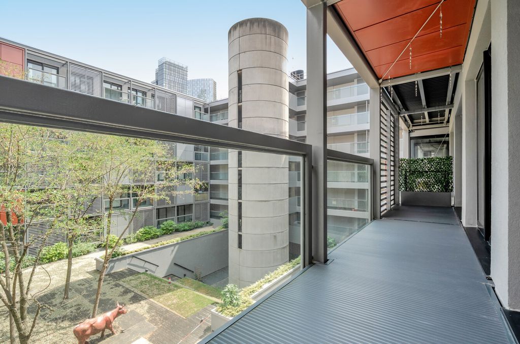 Property photo 2 of 14 1488525-15-6A5A32...