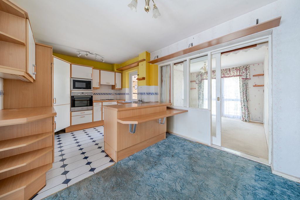 Property photo 2 of 12