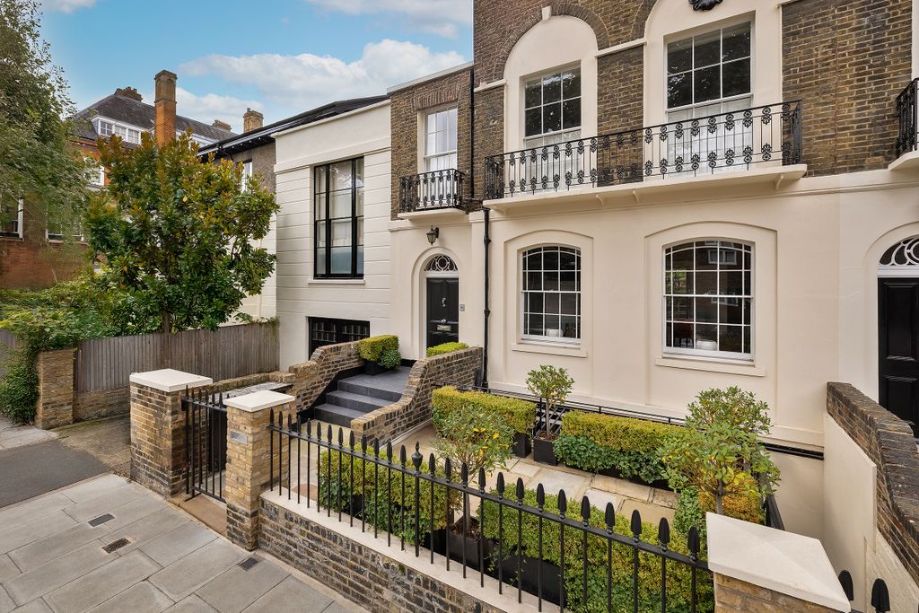 Property photo 2 of 16