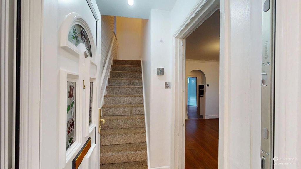 Property photo 2 of 14 Image