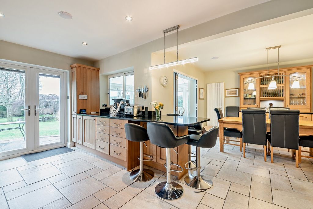 Property photo 3 of 23 Kitchen