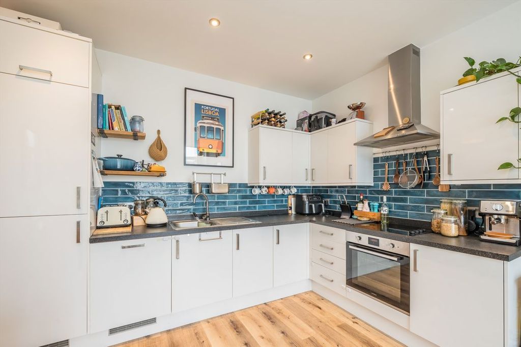 Property photo 3 of 5