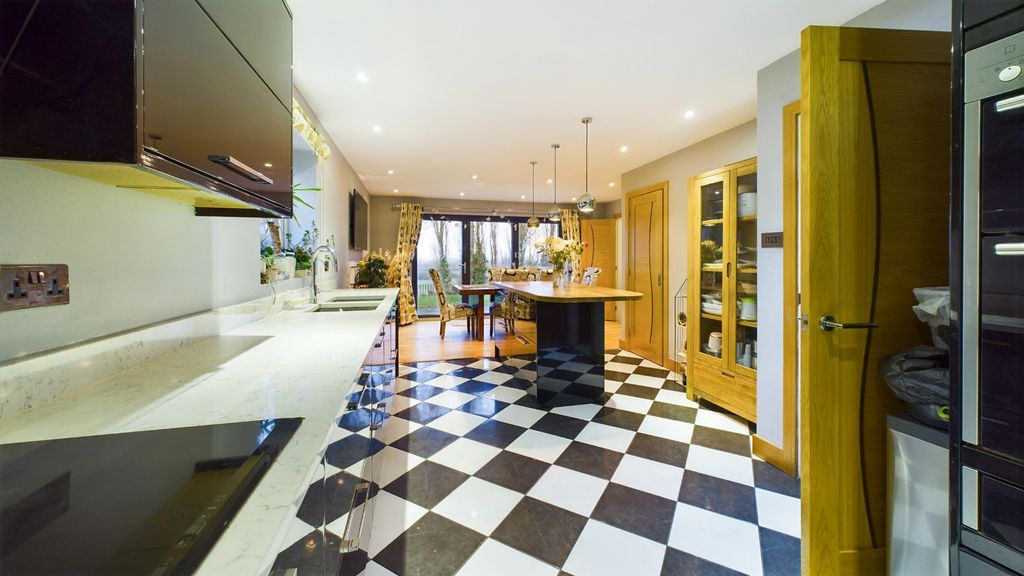 Additional image 6 of 5 bed detached house for saleMerlin Way, Mickleover, Derby, Derbyshire DE3