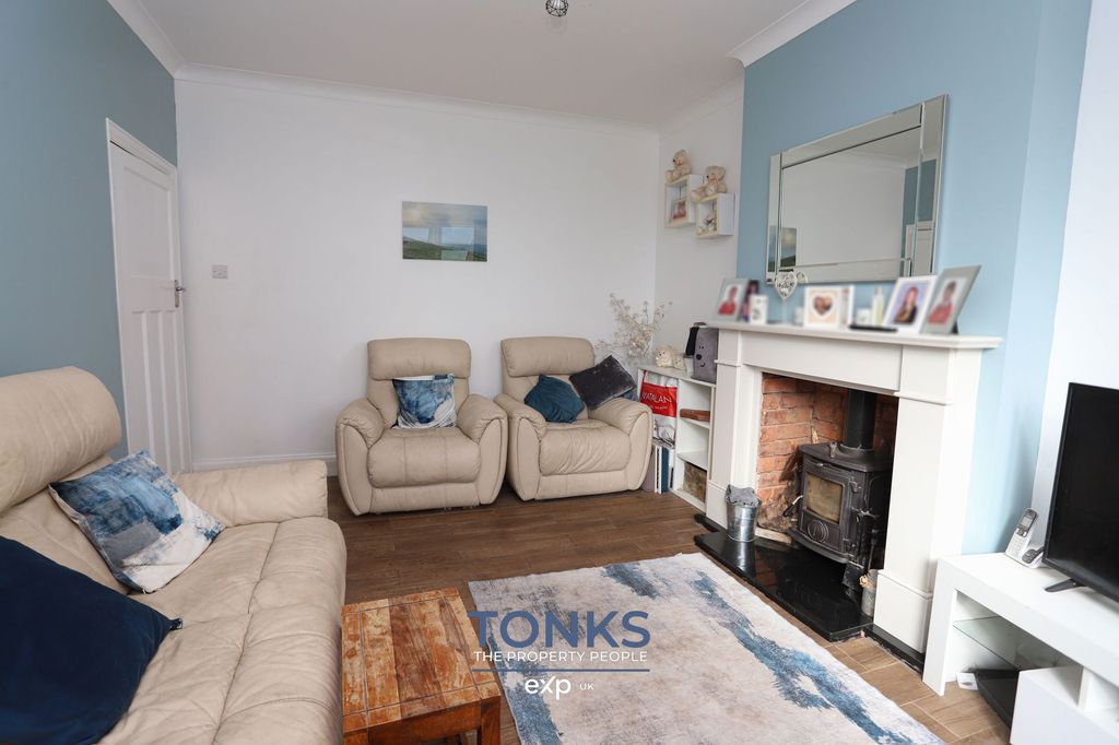 Property photo 3 of 16