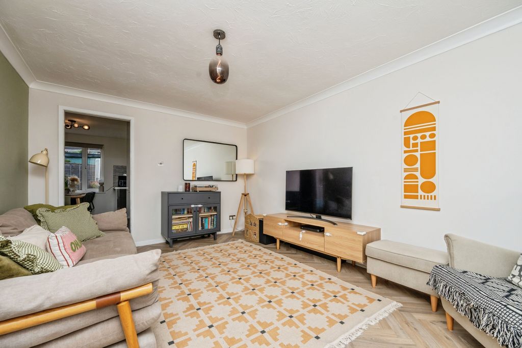 Property photo 3 of 13