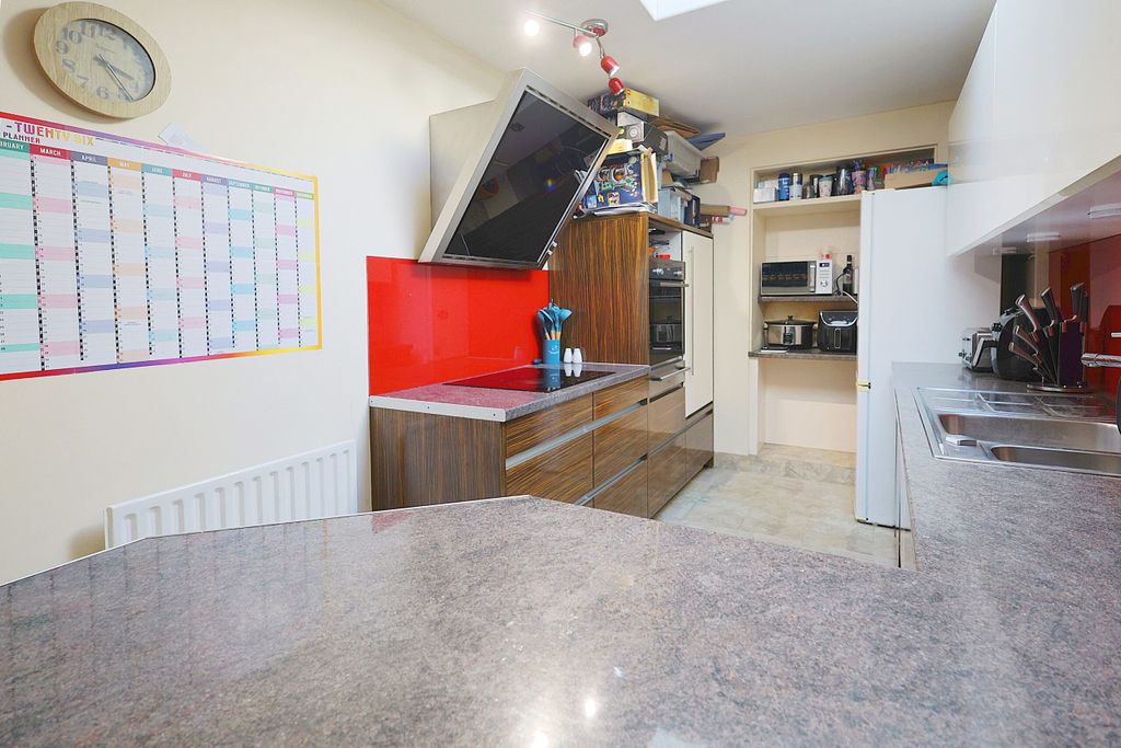 Property photo 3 of 13 Photo 2