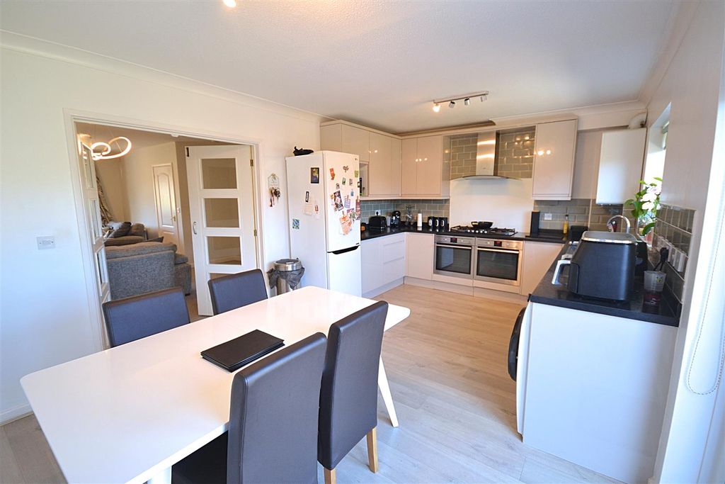 Property photo 2 of 27 12 (53).Png