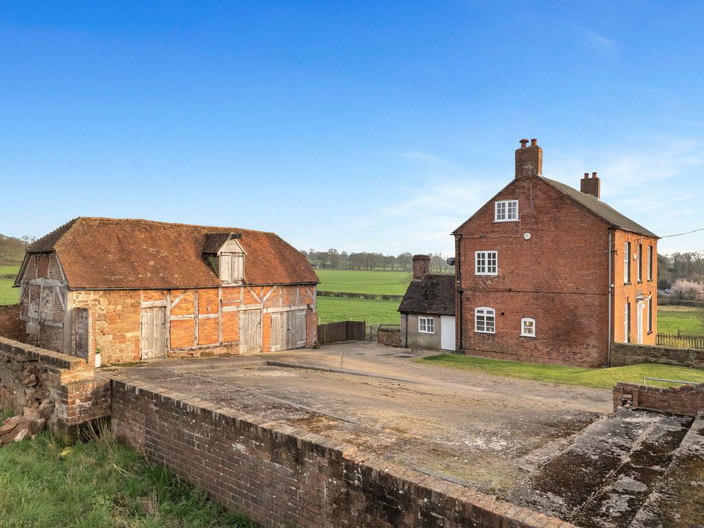 Property photo 1 of 40