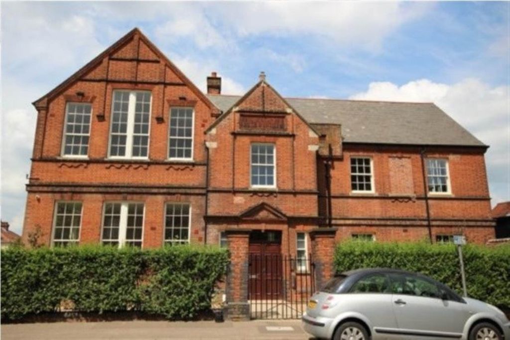 Property photo 1 of 3