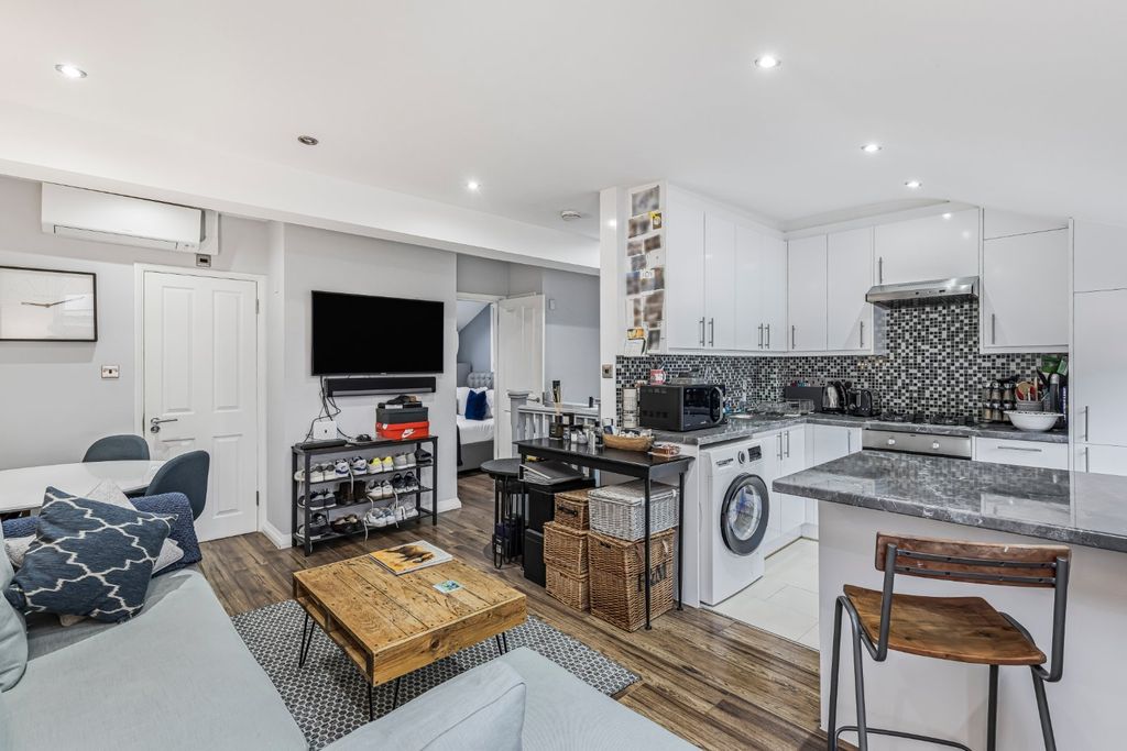 Property photo 2 of 11 Picture No. 02