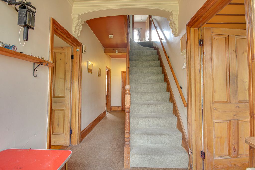 Property photo 3 of 21