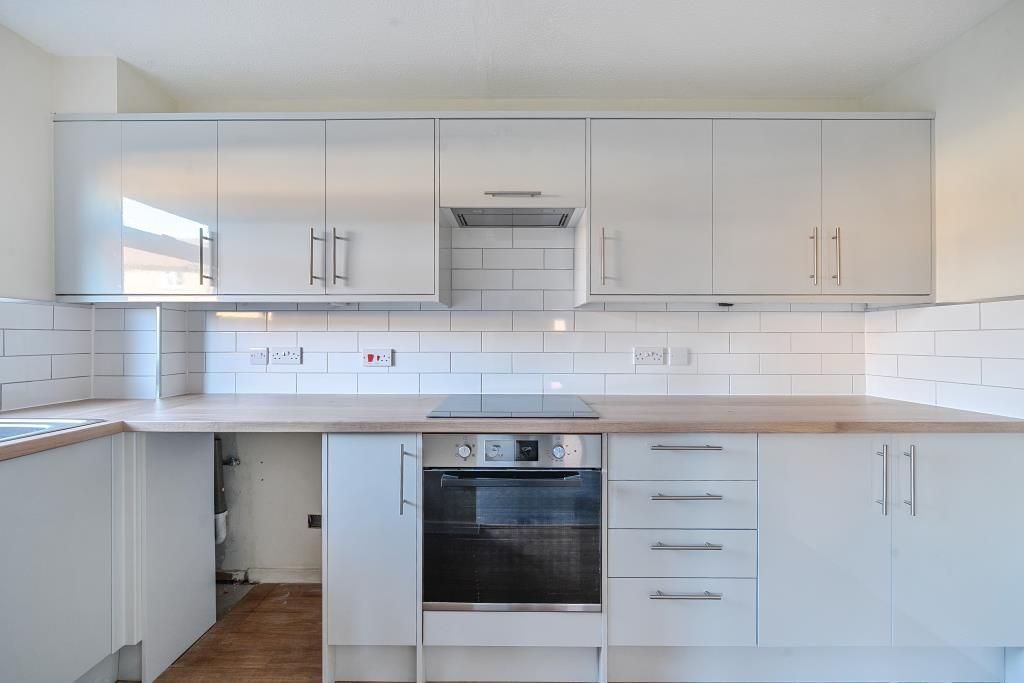 Property photo 3 of 15 Kitchen