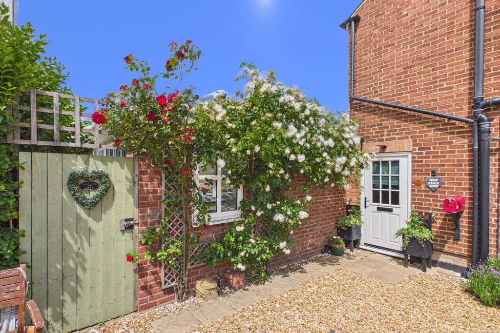 Property photo 1 of 28 A Truly Stunning Cottage That Could Be Your Next H