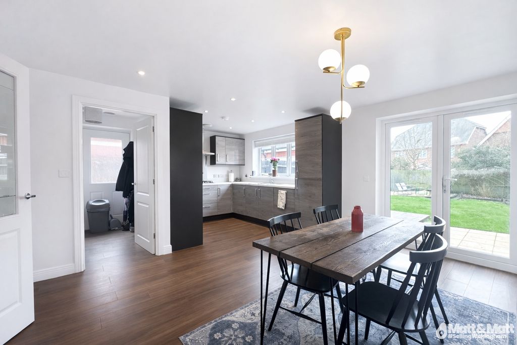 Property photo 3 of 13 4523727