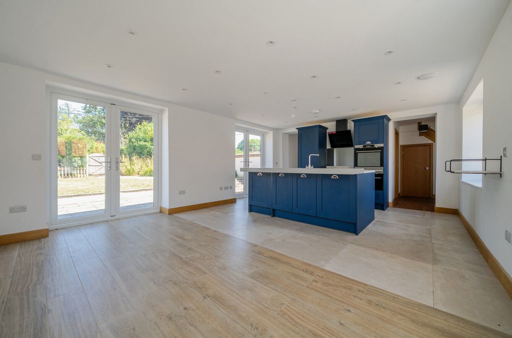 Property photo 3 of 13 1325042-29-687A6F...