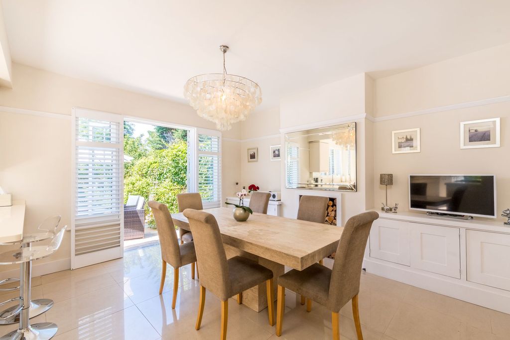 Property photo 2 of 13