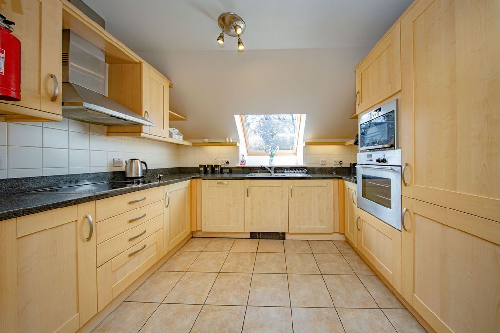 Property photo 3 of 33 Kitchen