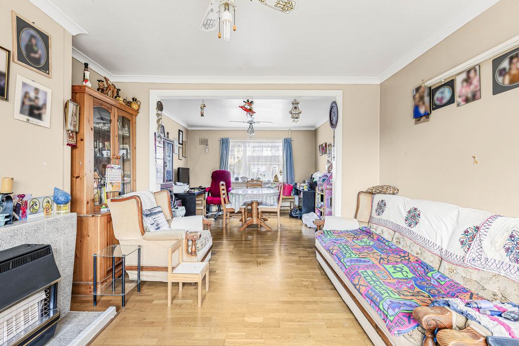 Property photo 2 of 20