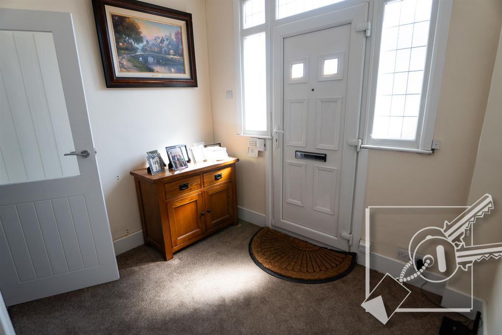 Property photo 3 of 32 Hall