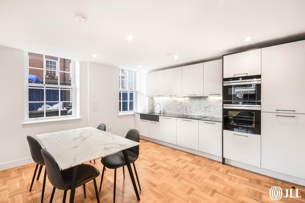 Property photo 2 of 12 8