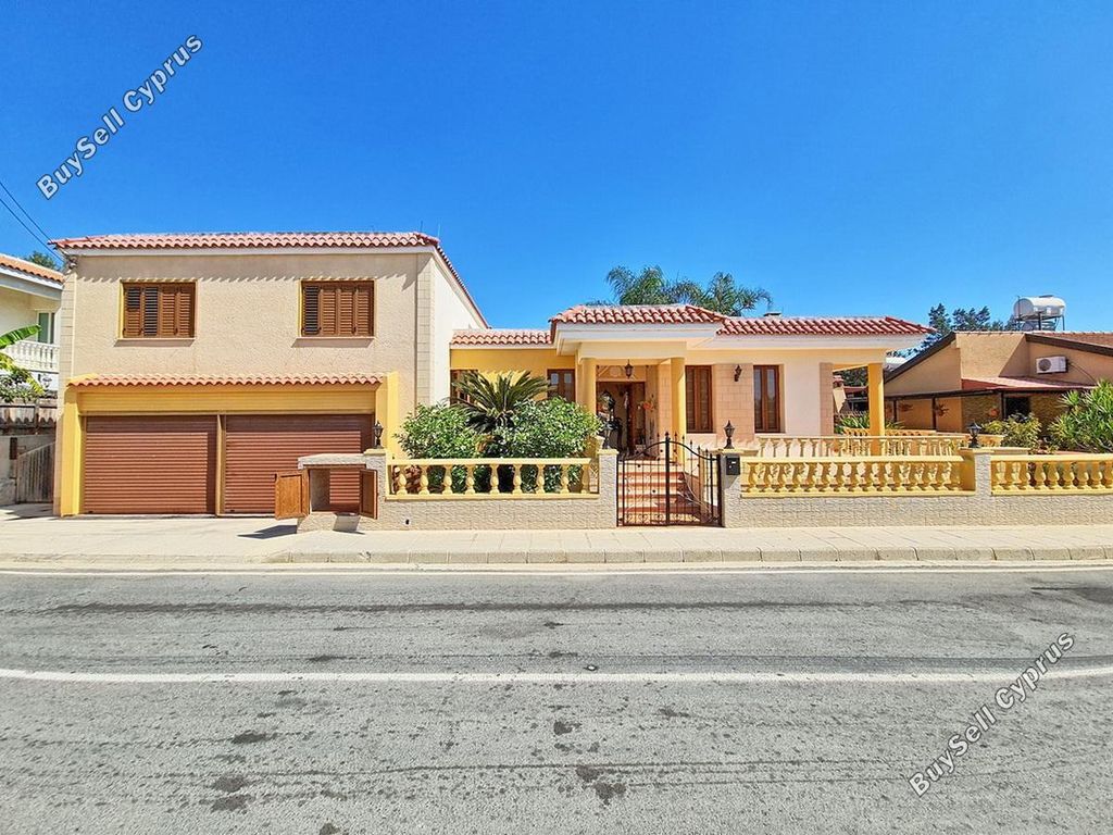 Property photo 1 of 39