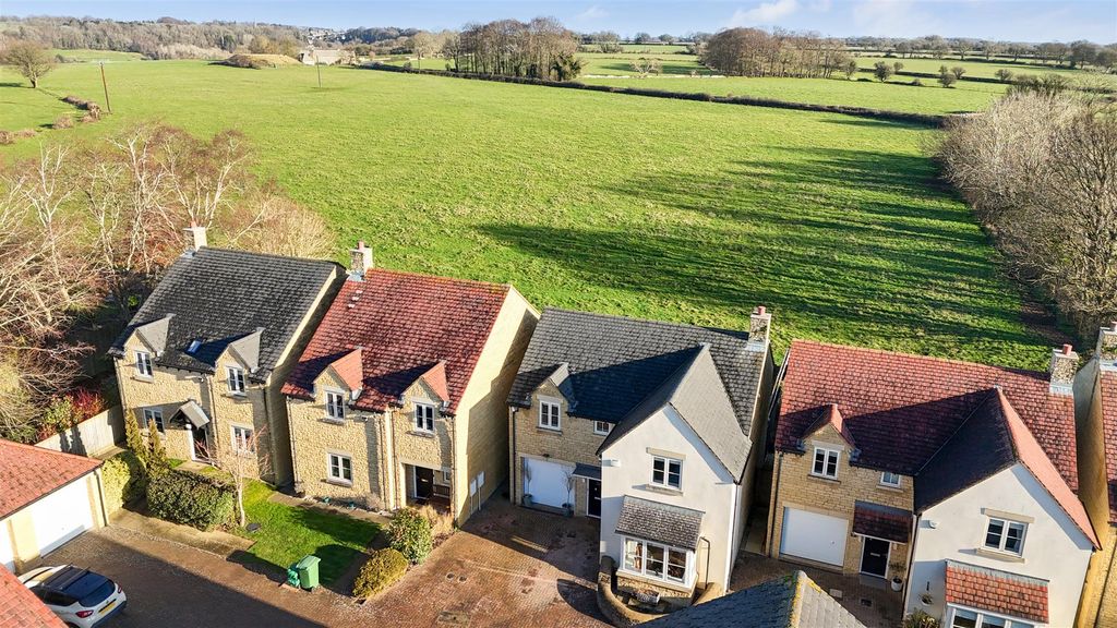 Property photo 1 of 23 Ph9_6352797.Jpg