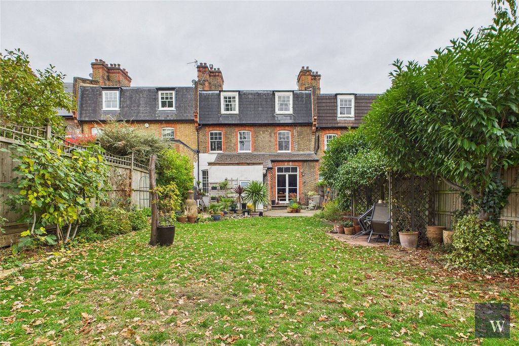 Property photo 3 of 16 Picture No. 11
