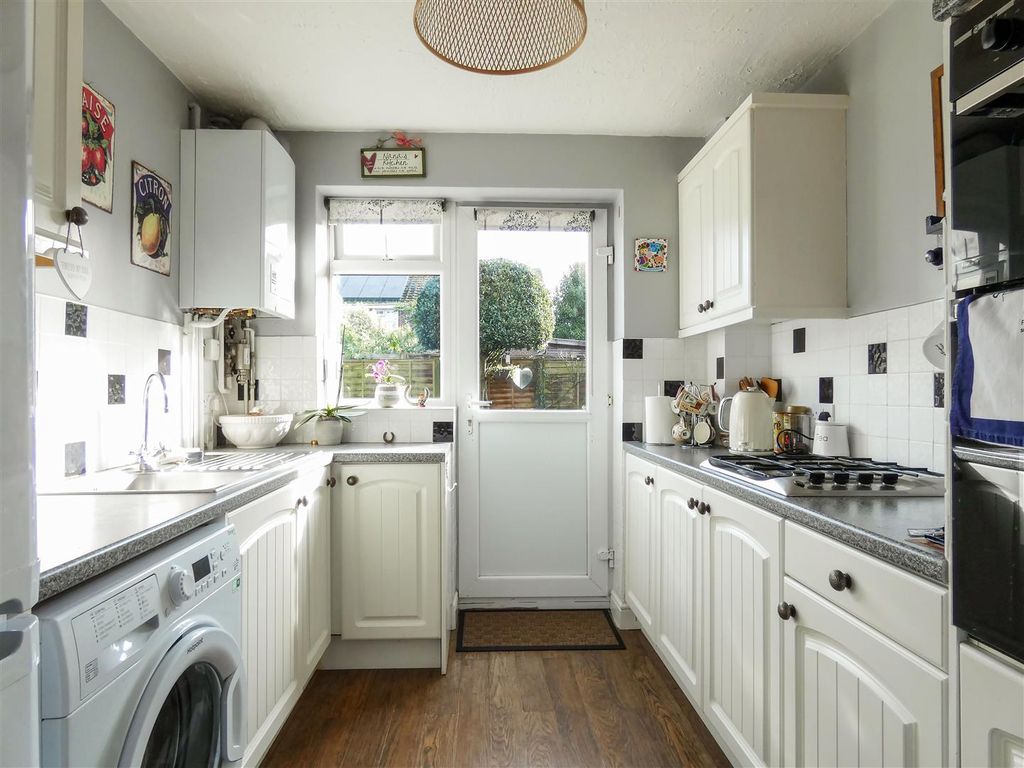 Property photo 3 of 15 Kitchen