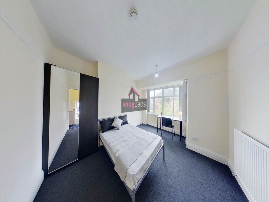 Property photo 3 of 9 R3