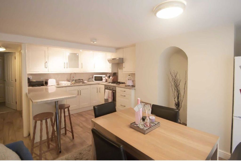 Property photo 2 of 4