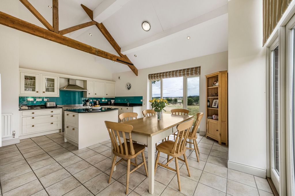 Property photo 3 of 26 4_59030