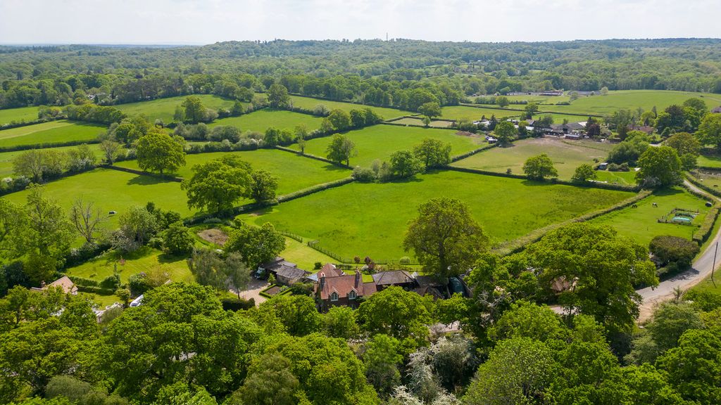 Property photo 2 of 30