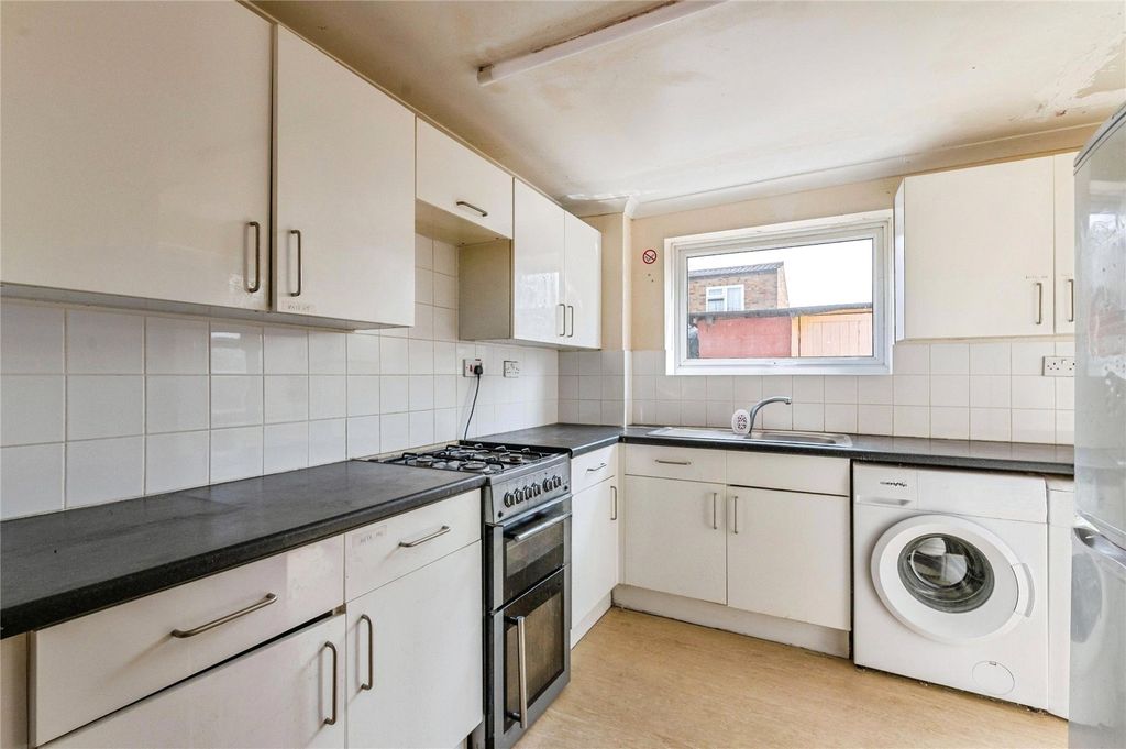 Property photo 2 of 16 Picture No. 21