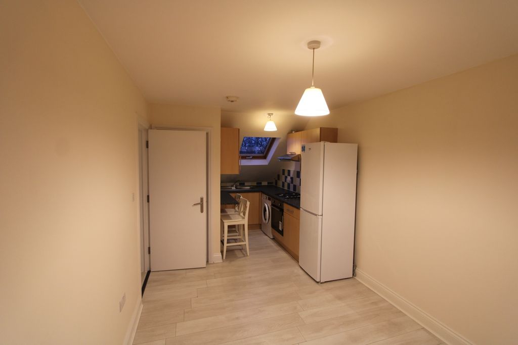 Property photo 1 of 7 Img_1925