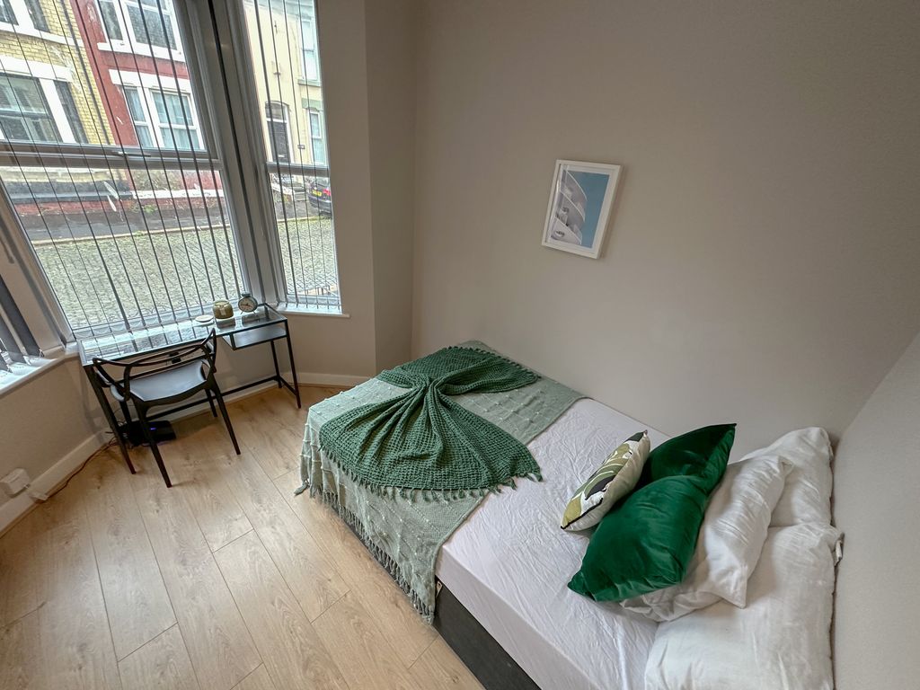 Property photo 3 of 11 4