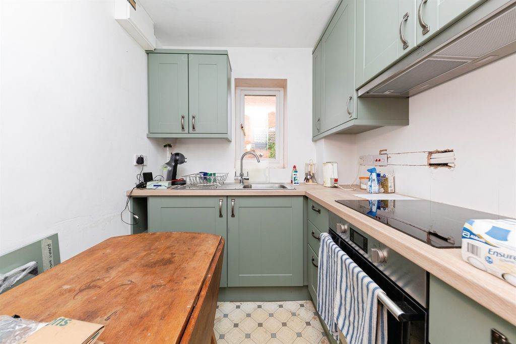 Property photo 3 of 17