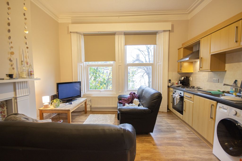 Property photo 2 of 6 1