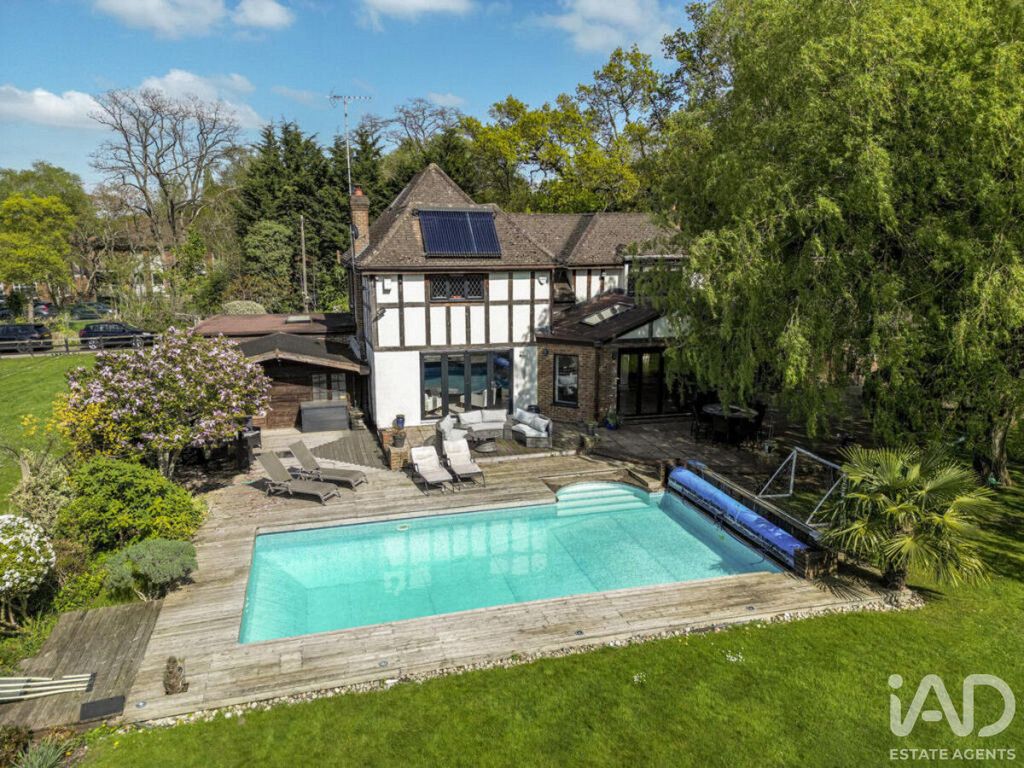 Property photo 3 of 40