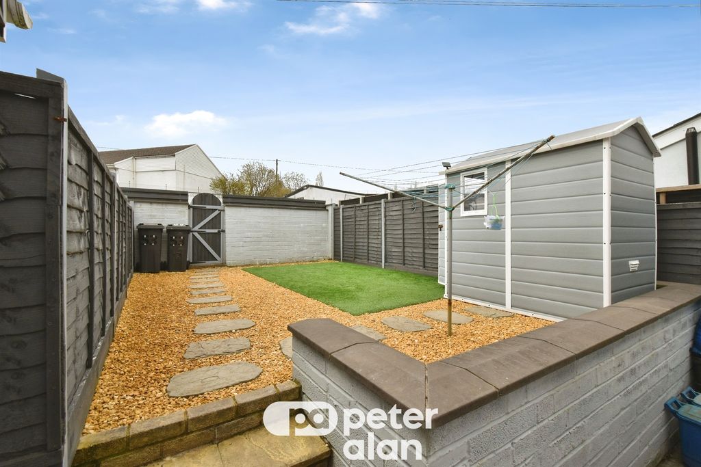 Property photo 2 of 20